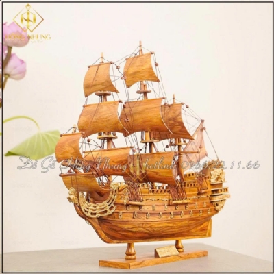 Mô hình thuyền buồm dài 40cm gỗ sưa đỏ 