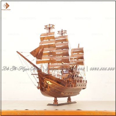 Thuyền Buồm Gỗ Cẩm Thủ Công Cao Cấp