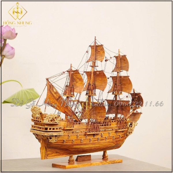 Mô hình thuyền buồm dài 40cm gỗ sưa đỏ 