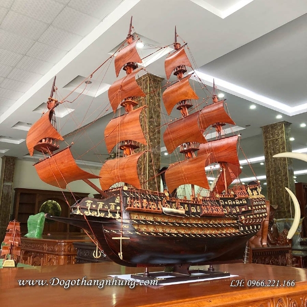 Ý nghĩa phong thủy của thuyền buồm để trên quầy lễ tân