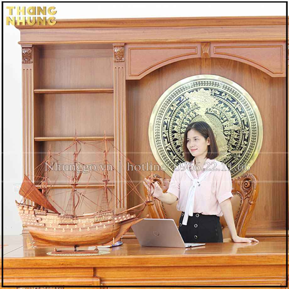 Thuyền thuận buồm xuôi gió gỗ hương là con thuyền được thiết kế theo nguyên mẫu con thuyền cổ của Anh