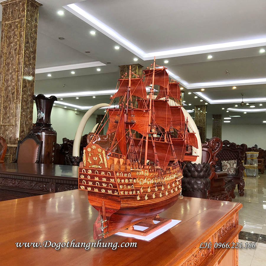 Mô hình thuyền buồm gỗ hương dài 60cm loại đẹp chất liệu gỗ hương ta có mùi thơm nhẹ tốt cho sức khoẻ