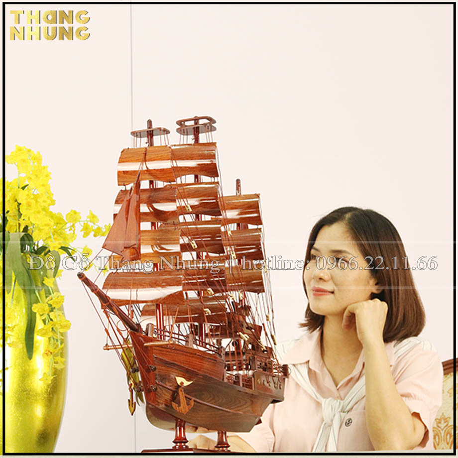  Thuyền buồm gỗ cẩm Thái Lan – TC80 được làm từ loại chất liệu gỗ Cẩm tự nhiên tạo lên các đường vân đẹp mắt