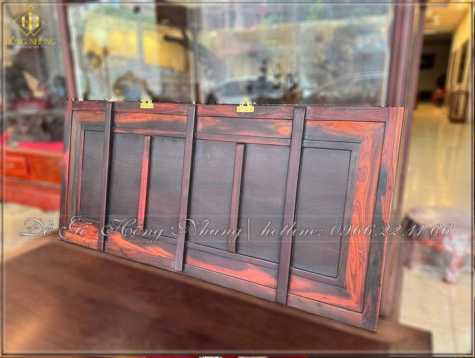 Mặt sau của tranh