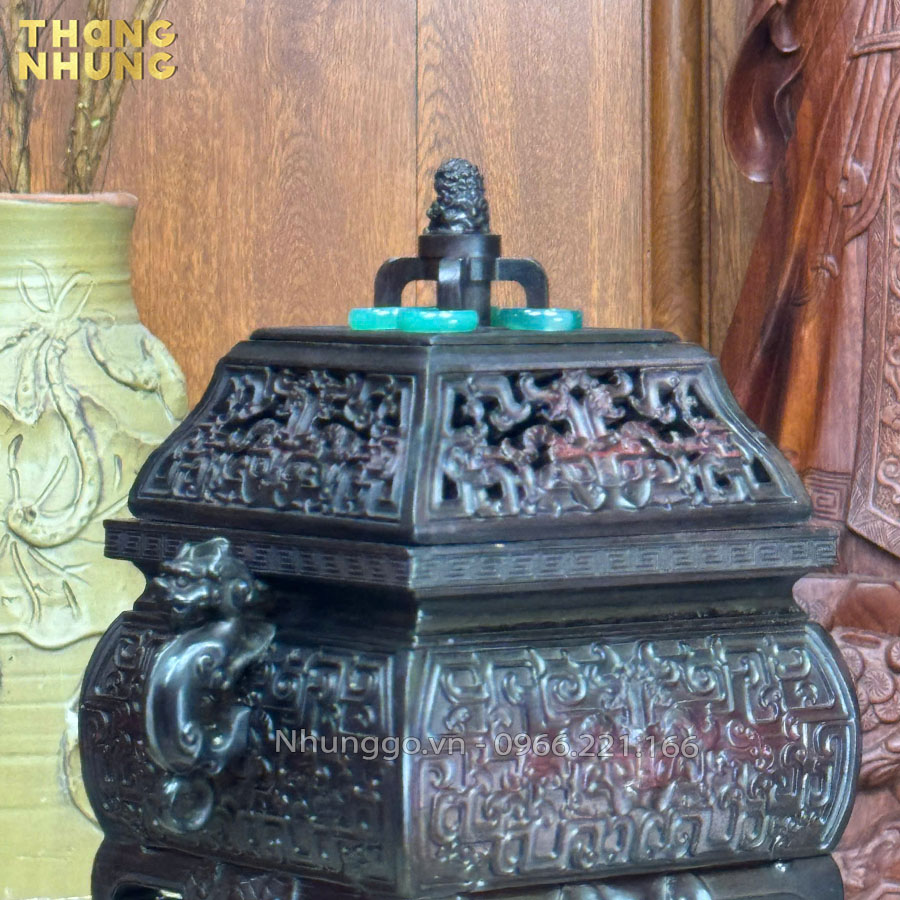 Chất liệu gỗ trắc quý hiếm 